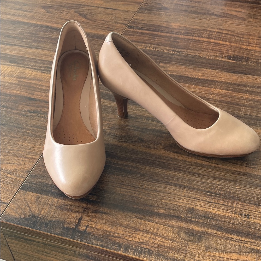Clarks Artisan Tan Women's Heels Pumps - Picture 4 of 11